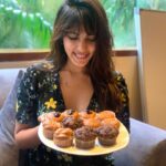 Rhea Chakraborty Instagram - A Muffin a day keeps boredom away ! #rheality #cupcakes #happiness #weekend #calorific 📸 - @jameela_c