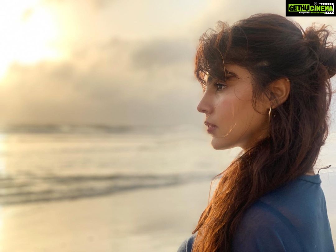 Rhea Chakraborty Instagram - Open minded sensitivity Clad in silk sublime Versatile prophecy Coming through her eyes; There she was; The criminal of life ,who ran the show ,but seldom obliged. The foetus emphatised! She was simply , Was she simply, the world simplified ! #rheality #imapoetandnowyouknowit Click click - @jameela_c