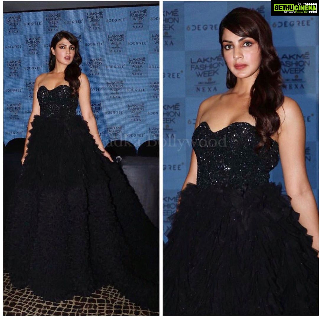 Rhea Chakraborty Instagram - 🖤🖤🖤 @ambikalal for @lakmefashionwk 🖤 Makeup - @natashamathiasmakeup Hair - @shefali_hairstylist.81 #showstopper #rheality
