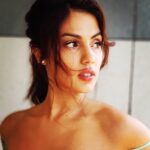 Rhea Chakraborty Instagram - A dream in a moment ,or a moment in a dream ; Love is just the colour of water flowing in a stream.. - Anonymous ( always wanted to be anonymous “the poet “ 😉) #rheality #imapoetandnowyouknowit