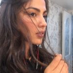Rhea Chakraborty Instagram - सफ़ेद बाल #rheality