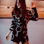 Rhea Chakraborty Instagram – THRIVING 🖤

#rhenew 

Styling : @theanisha 
Outfit : @diseno.in @ascend.rohank 
Makeup : @makeupbyrishabk 
Hair : @sunny_hairr 
📸 : @creatiffilms