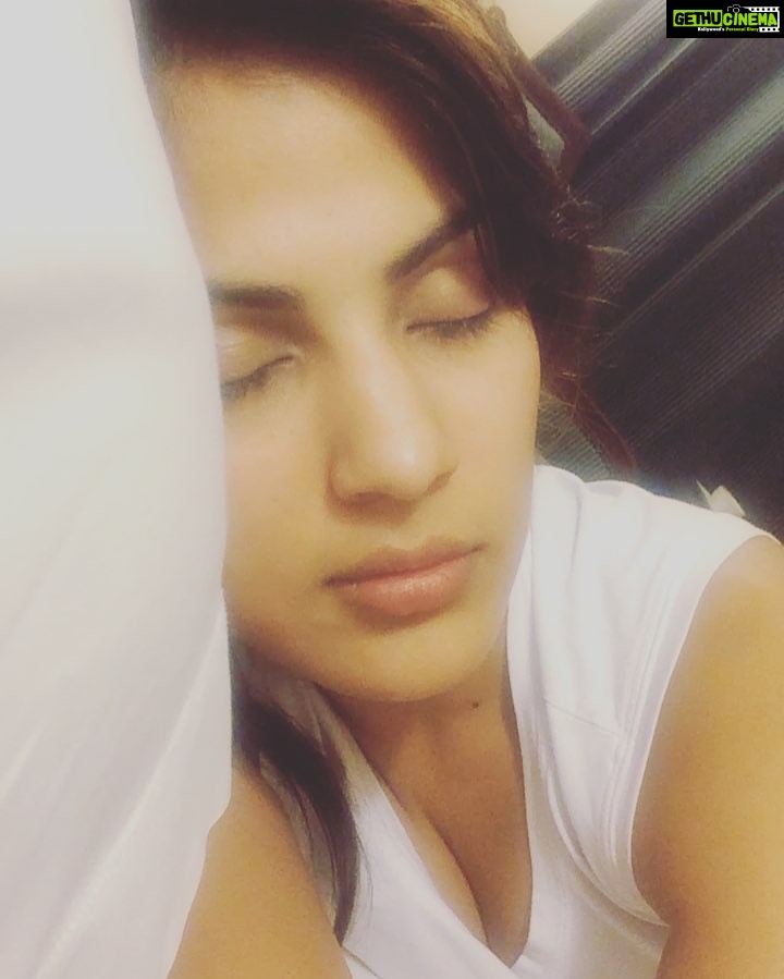 Rhea Chakraborty Instagram - Sleep #rheality