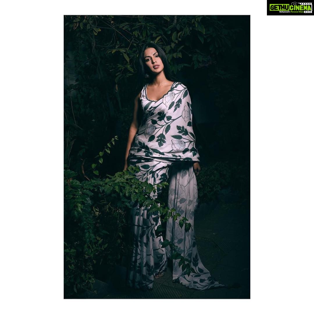 Rhea Chakraborty Instagram β πΏπΏπΏ For #pegateachforchange πΏπΏπΏ Styled by ...