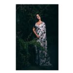 Rhea Chakraborty Instagram - 🌿🌿🌿 For #pegateachforchange 🌿🌿🌿 Styled by @sanamratansi @style.cell Saree @punitbalanaofficial jewellery @azotiique Hair @sanny8834 Makeup @lifeofmimo_ Photography @yash_v_bhadauria