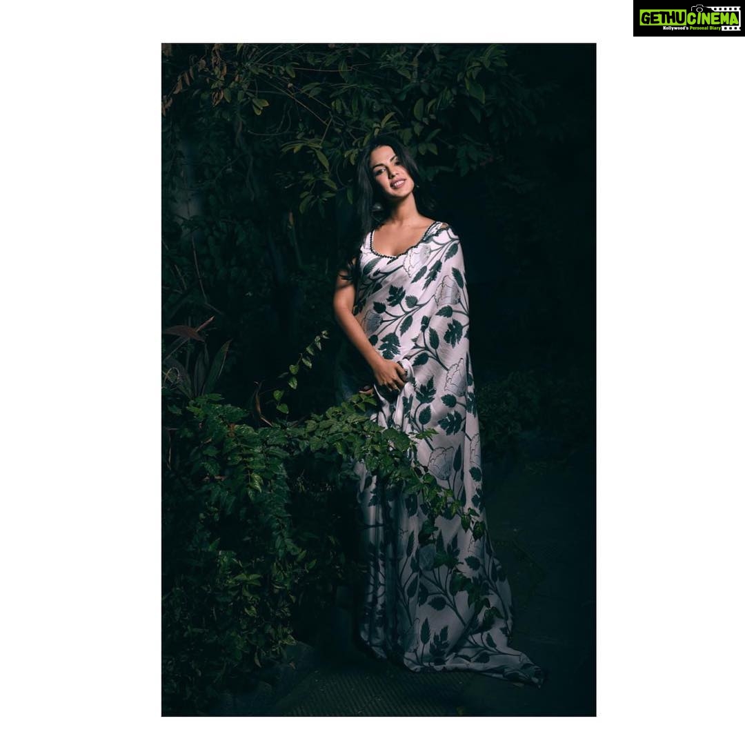 Rhea Chakraborty Instagram β πΏπΏπΏ For #pegateachforchange πΏπΏπΏ Styled by ...