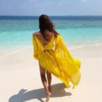 Rhea Chakraborty Instagram - ओशन 📸 - @karishma Outfit - @deme_love_ from @begborrowstealstudio @soodpranav