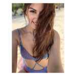 Rhea Chakraborty Instagram - 🌸 Maldivian smile 🌸 #rheality Swimsuit @flirtatious_india @aakriti_g 🌸