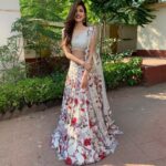 Rhea Chakraborty Instagram - How I feel when I realise it’s Diwali week and I’m going to get to eat #Ladoos 🙆🏻‍♀️#rheality 🌸 outfit - @shriyasom 🌸 makeup @neerajnavare.makeupartist 🌸
