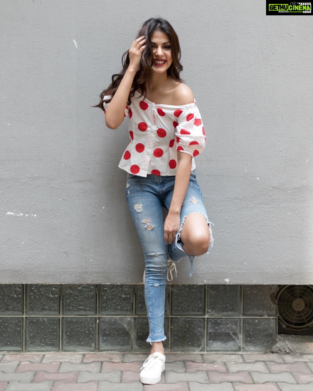 Rhea Chakraborty Instagram - Jalebi promoting #Jalebi , radio trails , styled by my sweet Jalebi @sanamratansi @style.cell ❤️ Top - @madison_onpeddar Makeup - @ahmedansari9216 Hair- @vicharemeghna 📸 - @shaikhhamza_photography