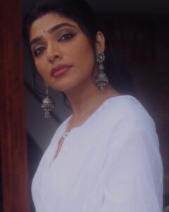 Rima Kallingal Instagram - 🤍 Wearing @anumerton , HMU @priyamaudlin, shot by @jaisonmadany .