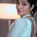Rima Kallingal Instagram - A melange of timeless elements ~ all rolled into one beautiful look .The perfect balance of natural and glam. Bhargavi’s ( @rimakallingal )makeup look is simply stunning for Dubai promotions. HMU - @makeupby_farz Photography- @vibethinks Outfit - @saltstudio Styled by - @diyaaa_john @neelavelichammovie #neelavelichammovie #rimakallingal #dubaimakeupartist #dubaipromotions Dubai - دبى