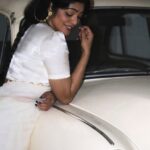 Rima Kallingal Instagram - 𝘽𝙝𝙖𝙧𝙜𝙖𝙫𝙞 From the scripts of Basheer, spilling timeless beauty and charm. Photographed @jaisonmadany Styled @rn.rakhi Wearing @diariesofnomad MUA @shoshank_makeup . Styling assistants @susaaani_ @sandra_resmi Edit @salgu_maan #neelavelichammovie #neelavelicham