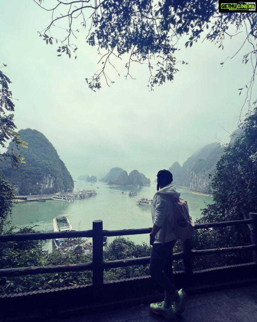 Rima Kallingal Instagram - Surprise caves at the Halong Bay actually surprised us! #Vietnamtravel #travelphotography #travelling #vietnam @remyacn29