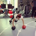 Rimi Sen Instagram - 4 med ball pushups🤪
