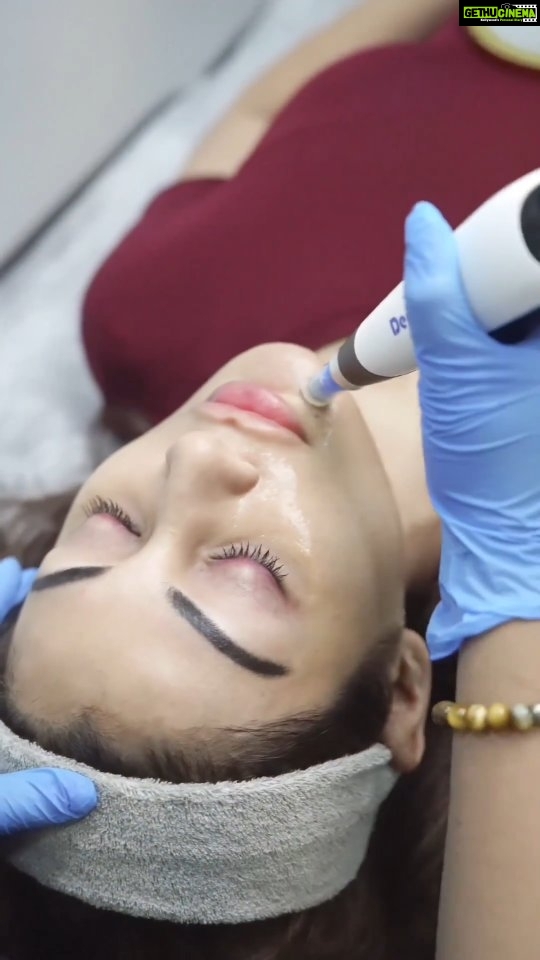 Rimi Sen Instagram - Treatment: Dermapen 4 Purpose: Dermapen 4 is nothing but Collagen induction therapy, 1. Promotes scarless healing and natural collagen reproduction 2. Tightening 3. Lifting 4. Rejuvenation of the skin. How it works: The Dermapen® is an automated micro- needling device, with a disposable tip cartridge, that uses 11 micro-needles to vertically stamp the skin at high speed. The stamping action of the Dermapen's vertical tip creates micro-injuries to the skin, stimulating new collagen production. Result: Dermapen 4 can offer incredible results, minimizing the appearance of acne, scar, wrinkles, pigmentation and so much more. • Significant reduction in the appearance of stretch marks and other skin blemishes. • Improves the appearance of ageing skin signs such as fine lines, crow's feet, and deep wrinkles. • Minimised pores for a smooth and flawless finish. • Faded hyperpigmentation such as melasma.