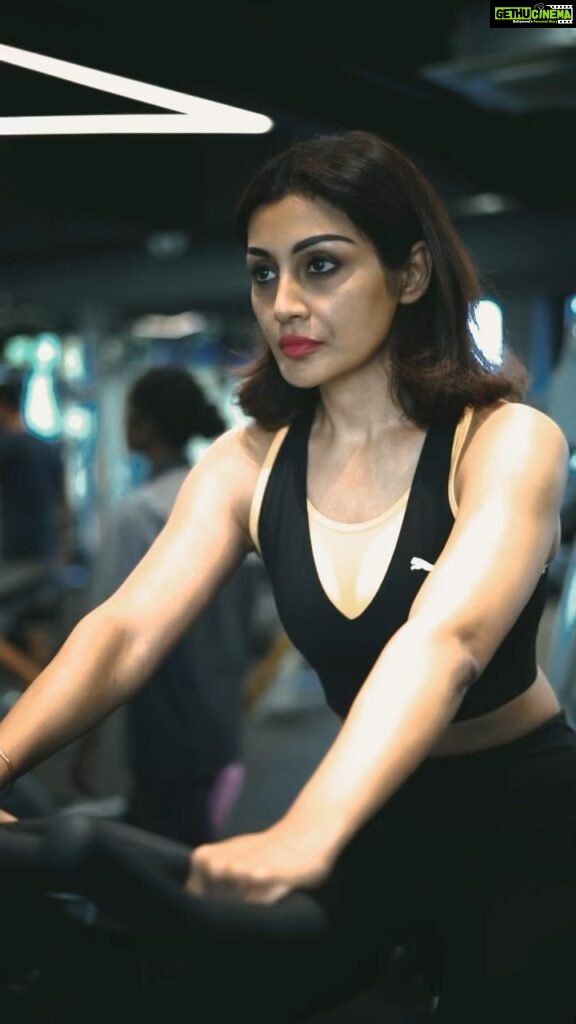 Rimi Sen Instagram - @cloud9gymandheriwest @thenayabombaywala #fitnessmotivation #workout #fitnessgirl Mumbai, Maharashtra