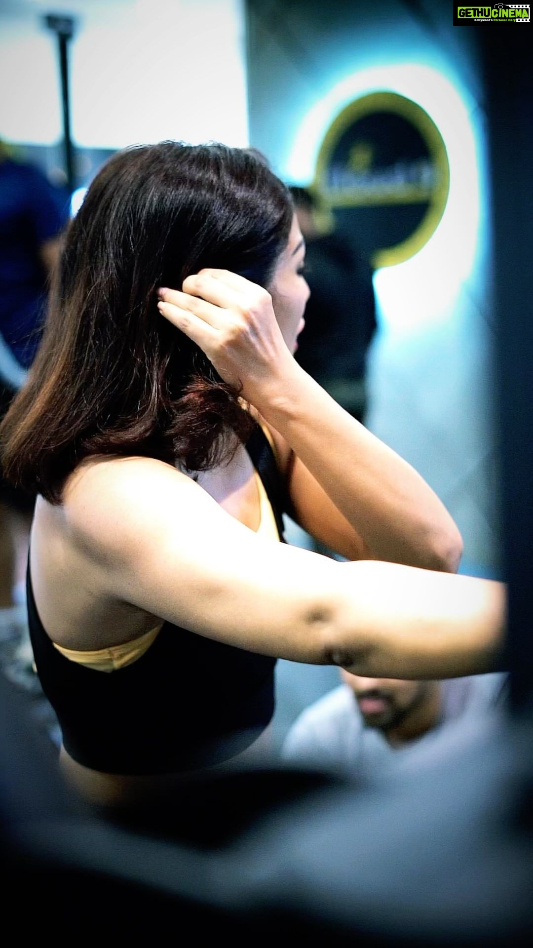 Rimi Sen Instagram - Workout+ Fun😛… Thanks to you @akshaydeokar007 @cloud9gymandheriwest @danish.transformer @thenayabombaywala #fitness #workout Mumbai, Maharashtra