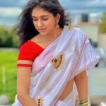 Rinku Rajguru Instagram - To be beautiful means to be yourself. You don't need to be accepted by others. You need to accept yourself.