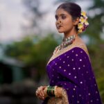 Rinku Rajguru Instagram - उदासियों की इतनी तलब अच्छी नहीं है मुस्कुराए जनाब ये ज़िंदगी आपकी ही है.. JEWELLERY BY @jizajewellerystudio MUA @kenyazs_hair_and_makeup Outfit by @royaltasta Photography by @gauravk6677 Location @sumbaran_mystic