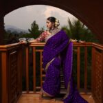 Rinku Rajguru Instagram - उदासियों की इतनी तलब अच्छी नहीं है मुस्कुराए जनाब ये ज़िंदगी आपकी ही है.. JEWELLERY BY @jizajewellerystudio MUA @kenyazs_hair_and_makeup Outfit by @royaltasta Photography by @gauravk6677 Location @sumbaran_mystic