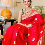 Rinku Rajguru Instagram – ❤️😊
Jwellary @jizajewellerystudio ❤️
Saree @re_weaves