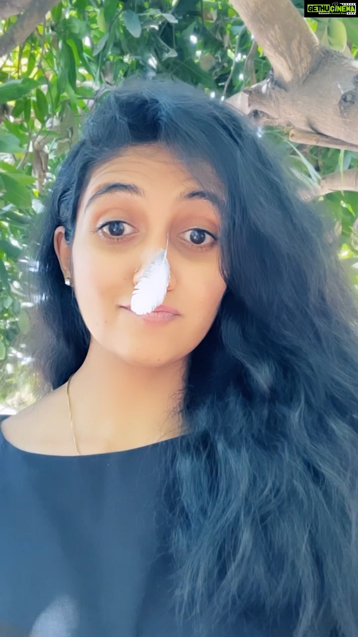 Rinku Rajguru Instagram - I took the #LaalSinghChaddha Feather challenge !!! Have you, yet?🥰 @aamirkhanproductions #KahaniSongOutNow #LaalSinghChaddha #AamirKhan