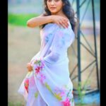 Rinku Rajguru Instagram - Magic happens when you start loving yourself 🤍🌸🍂🌈 style: @advikafashion_ . . . .pic @avi_das_photogrphy