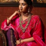 Rinku Rajguru Instagram - JEWELLERY BY @jizajewellerystudio Photography @gauravk6677 MUA @uma_artistry Asst mua @makeupartist_smita Outfit by @royaltasta Location @sumbaran_mystic