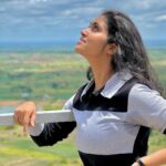 Rinku Rajguru Instagram - "The sky and the sun are always there. It's the clouds that come and go."🍀 🏞🌥 #neturetherapy