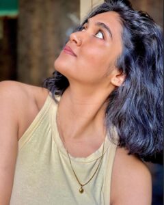 Rinku Rajguru Instagram - Do everything with a good heart and expect nothing in return. MERRY Christmas 🎄❤️