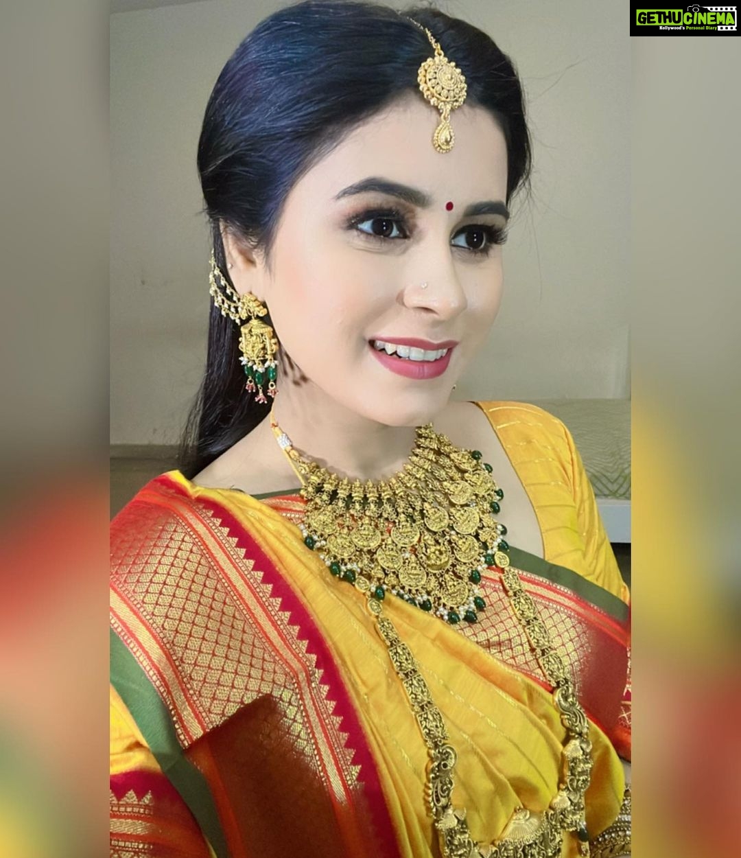 Rithika Tamil Selvi Instagram - There’s a princess 👸 inside all of us..be the princess 👑 in your own Fairytale ☺️ 😇 Makeup @profile_makeover Jewellery @made_for_hers . . . . . #rithika #tamil_rithika #vijaystars #vijaytelevision #princesslook #beaprincess👑