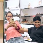 Rithika Tamil Selvi Instagram - Fun shopping moments 🤣😄 @pavithra.janani my crazy bee🐝 😃 . . . #rithika #reelsinstagram #tamil_rithika #shoppingfun