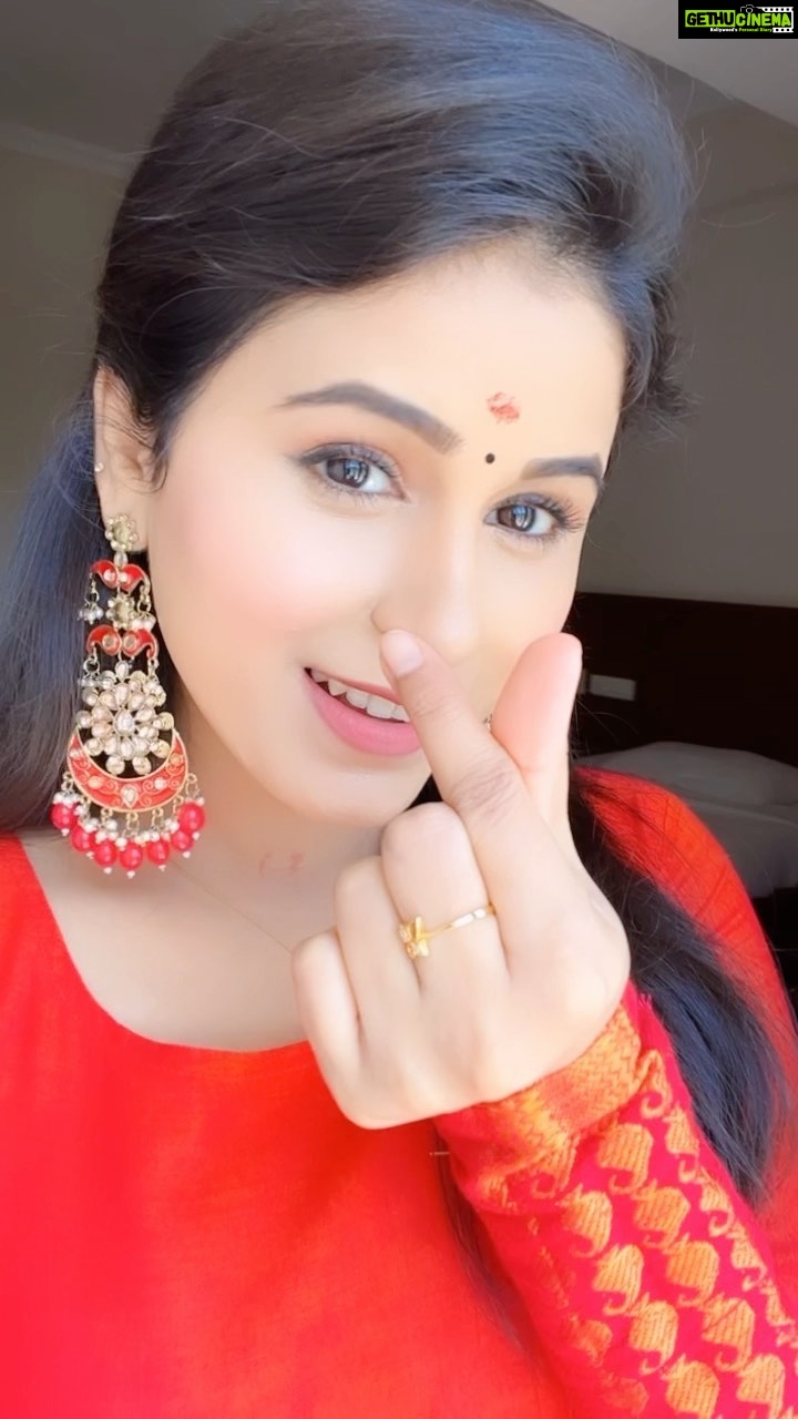 Rithika Tamil Selvi Instagram - Reels after long time in one of my fav song❤️😊 . . . #rithika #tamil_rithika #rithikavijaytv #rithikatamilselvi #vijaystars #vijaytelevision