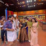 Rithika Tamil Selvi Instagram - Found this Funny clip in my gallery 😄 @vidyuraman semma kick la😂 @bjbala_kpy @vijaytvpugazh @abhirami_official @thangadurai_actor @sheethalclarin_official #cwcfamily #cwcmemories #cwc #vijaystars #vijaytelevision #rithika #tamil_rithika