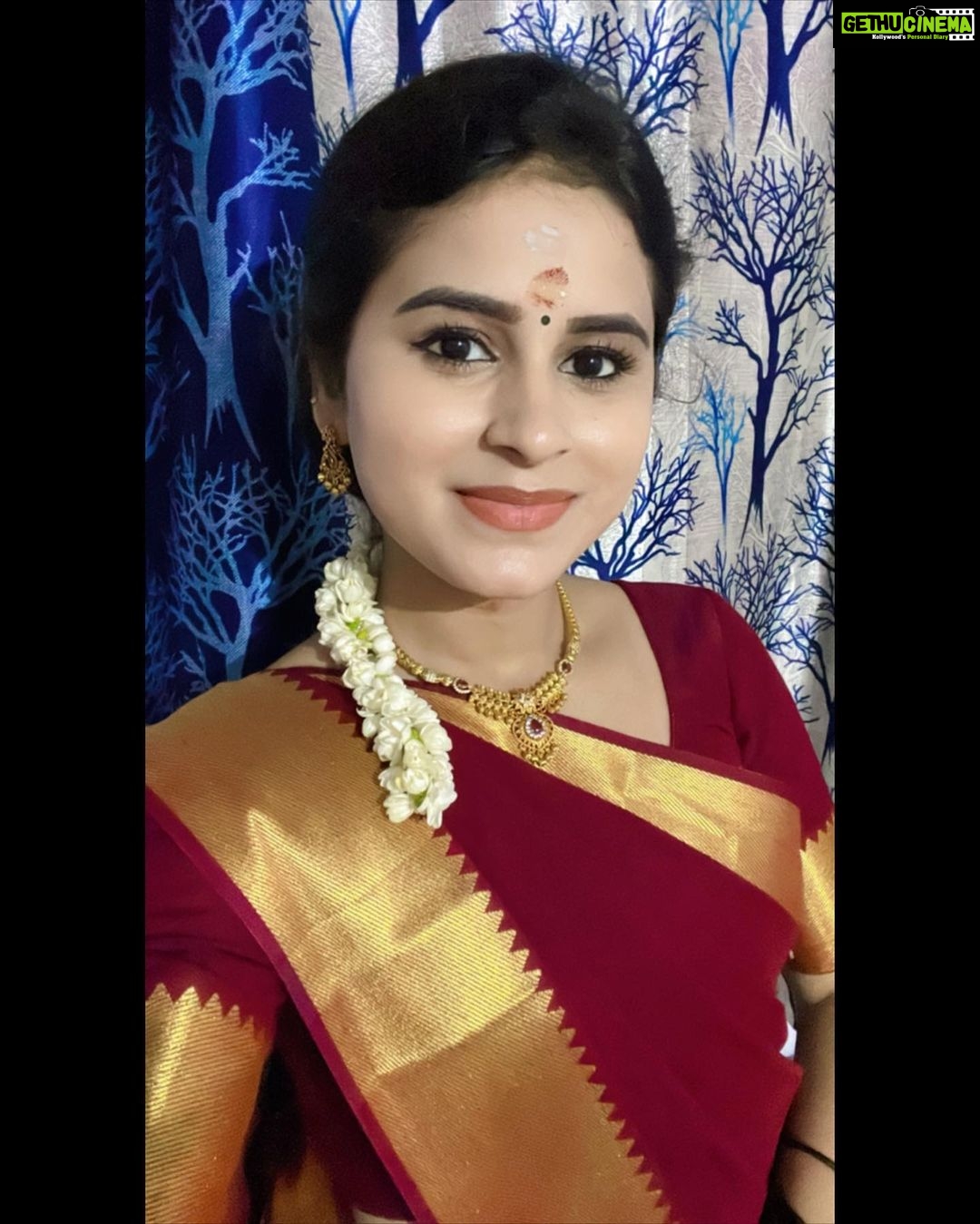 Rithika Tamil Selvi Instagram - Navaratri vibes✨ . . . #rithika #tamil_rithika #navaratri2022 #navaratrigolu #vijaystars #vijaytelevision