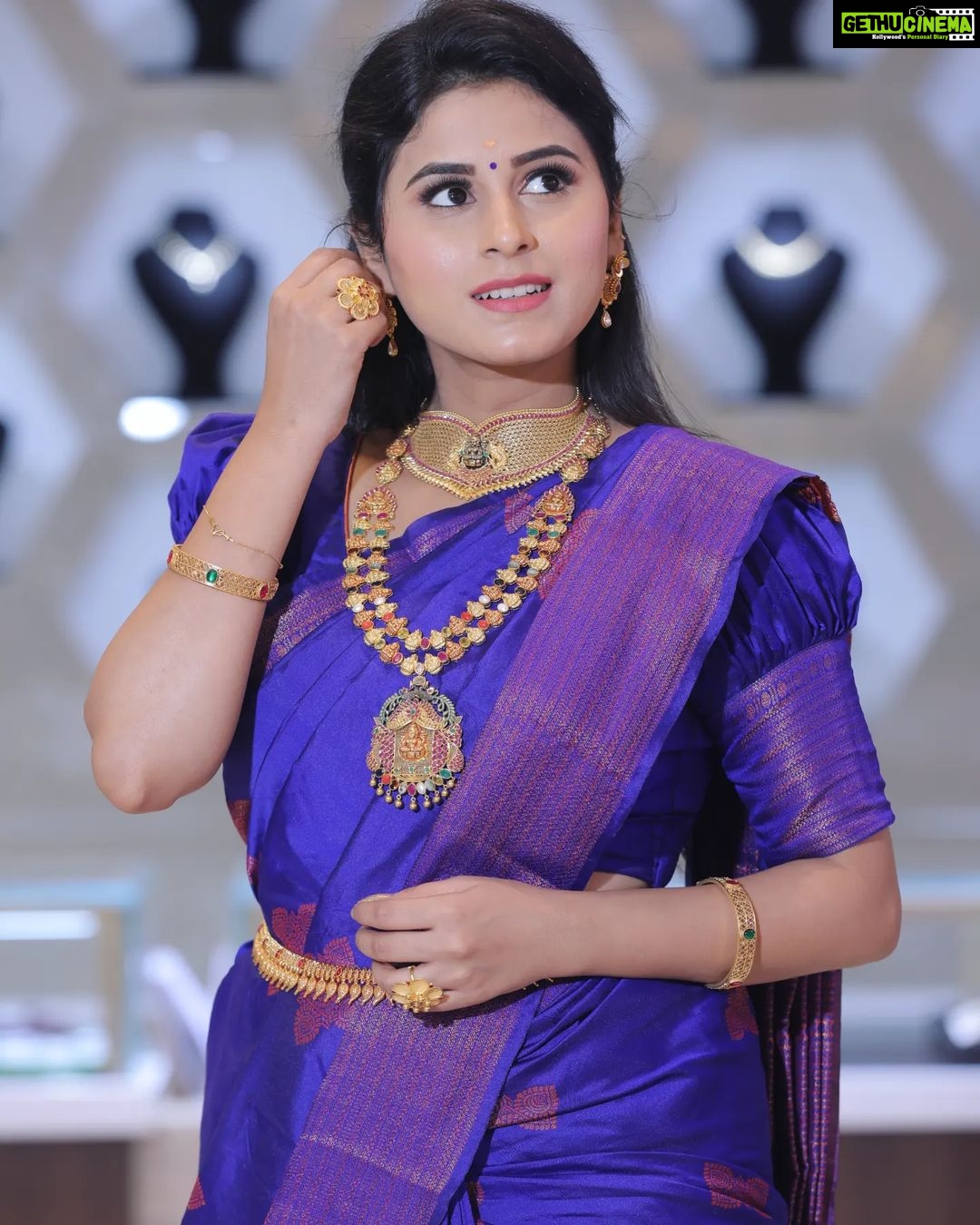 Rithika Tamil Selvi Instagram - Always wear a smile, bcz your smile is a reason for many others to smile π Have a pleasant day people βοΈ . . . . #rithika #tamil_rithika #rithikatamilselvi #vijaystars #vijaytelevision #rithikavijaytv #cwcrithika #traditional