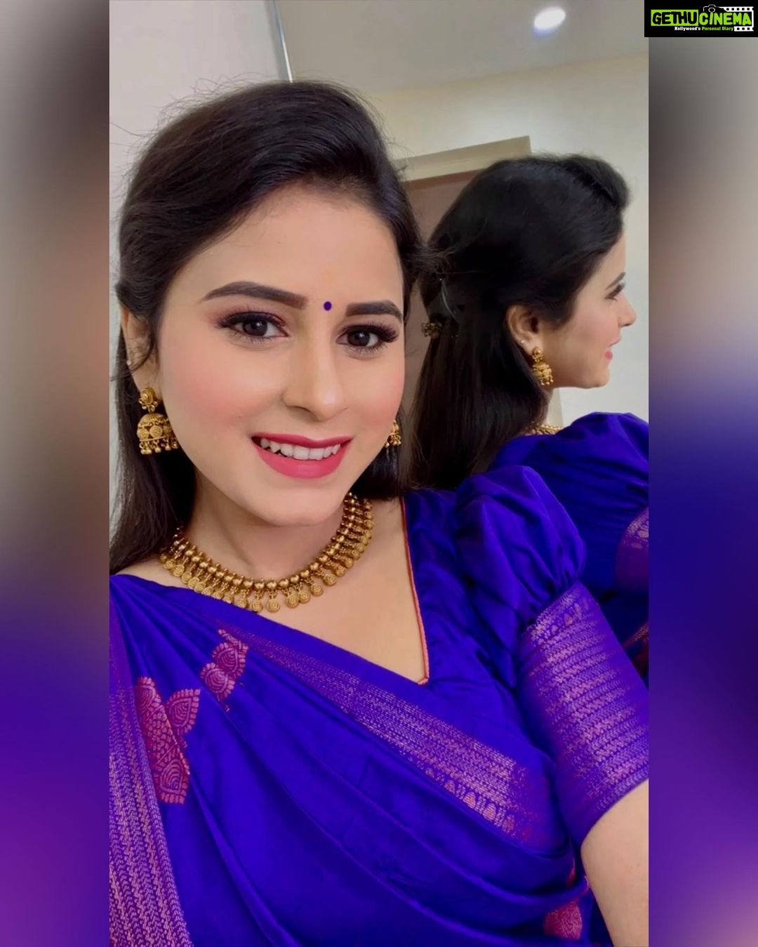 Rithika Tamil Selvi Instagram - πππ Saree @dorcas_clothing_fashion Jewels @made_for_hers . . . #rithika #tamil_rithika #rithikatamilselvi #rithikavijaytv #cwcrithika #vijaystars #vijaytelevision #sareelove #bluesaree #traditionalwear #traditionalsaree