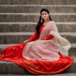 Rithika Tamil Selvi Instagram - நெஞ்சம் எல்லாம் தஞ்சை சோழனின் பிரம்மாண்டமான கள்வர் கோன் இராஜராஜ சோழனின் பெருவுடையார் கோவில்❤️🙏🏻 Behind the lens : @balaartphotography #tanjaiperiyakovil #brahadeeshwaratemple #tanjoretemple #bigtemple #bigtemple_tanjore #tanjorebigtemple #rithika #tamil_rithika #rithikatamilselvi #rithikavijaytv #vijaystars #vijaytelevision #rithikacwc #cwccontestants #temple #templephotography #templephotoshoot #tamilnadutourism #tamilnadutemples