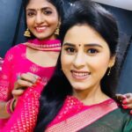 Rithika Tamil Selvi Instagram - Happy faces🥰💞 In Last week's special show 👆 @kanithiru10 akka @pavithralakshmioffl ❤️ . . . #rithika #tamil_rithika #vijaystars #vijaytelevision #cookwithcomali2 #cookwithcomaliseason2