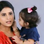 Rithika Tamil Selvi Instagram – Acting with this vaalu papa is fun🥰look at her naughtiness 😍
isn’t she cute😘!!

#rithika #rithikavijaytv #amirthabaakiyalakshmi #vijaystars #vijaytelevision #baakiyalakshmi_serial #nilapapa