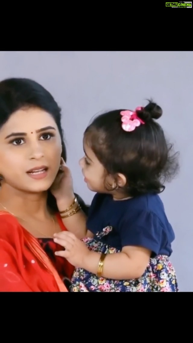 Rithika Tamil Selvi Instagram - Acting with this vaalu papa is funš„°look at her naughtiness š isnāt she cuteš!! #rithika #rithikavijaytv #amirthabaakiyalakshmi #vijaystars #vijaytelevision #baakiyalakshmi_serial #nilapapa
