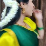 Rithika Tamil Selvi Instagram - If u r a 90s kid.. definitely this song will b one of ur favourites... Rite!!😃 Mine too☺️🤩 . . #rithika #RithikaTamilselvi #tamil_rithika #reelsindia #reelsinstagram #rithikavijaytv #vijaystars #vijaytelevision #snehasongstamil