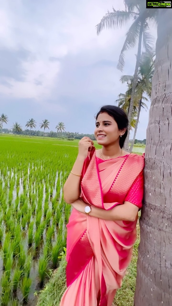 Rithika Tamil Selvi Instagram - இயற்கையின் ரசிகை😍 . . . . #rithika #tamil_rithika #PrimeReels#naturelovers #greengrass #reelsinstagram #reelsindia #godsowncountry #vijaystars #baakialakshmivijaytv #amirthabaakiyalakshmi