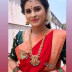Rithika Tamil Selvi Instagram - அனைவருக்கும் சித்திரைத் திருநாள் நல் வாழ்த்துக்கள் 🙏🏻😊இந்த புது வருடம் உங்களுக்கும் உங்கள் குடும்பத்தினர்க்கும் அனைத்து நன்மைகளையும் வழங்கட்டும்✌️❤️ . . Wearing @sdduniqueboutique_97 Jewels @made_for_hers . . #rithika #rithikavijaytv #vijaystars #vijaytelevision #tamil_rithika #rithikatamilselvi #tamilnewyear2022