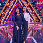 Rithika Tamil Selvi Instagram - Dont miss to watch #kpychampions today at 1:30pm guys!!! It’s a fun unlimited show😂😄 @mathuraimuthuofficial @divya_ganesh_official @iamvjvishal @tsk_actor @director_thomson_vijaytv @vijaytelevision . . . . . #rithika #rithikavijaytv #vijaytstars #vijaytelevision #kpychampions