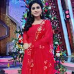 Rithika Tamil Selvi Instagram - It's Christmas season⛄🎄 MERRY CHRISTMAS to my insta family 🎉❤️ Watch Christmas kondattam tomorrow at 11am in @vijaytelevision . . . Outfit @sdduniqueboutique_97 . . . #Rithika #rithikavijaytv #vijaytvshows #vijaystars #vijaytelevision #christmas #christmasdress #tamil_rithika #christmasspecial #christmasshow