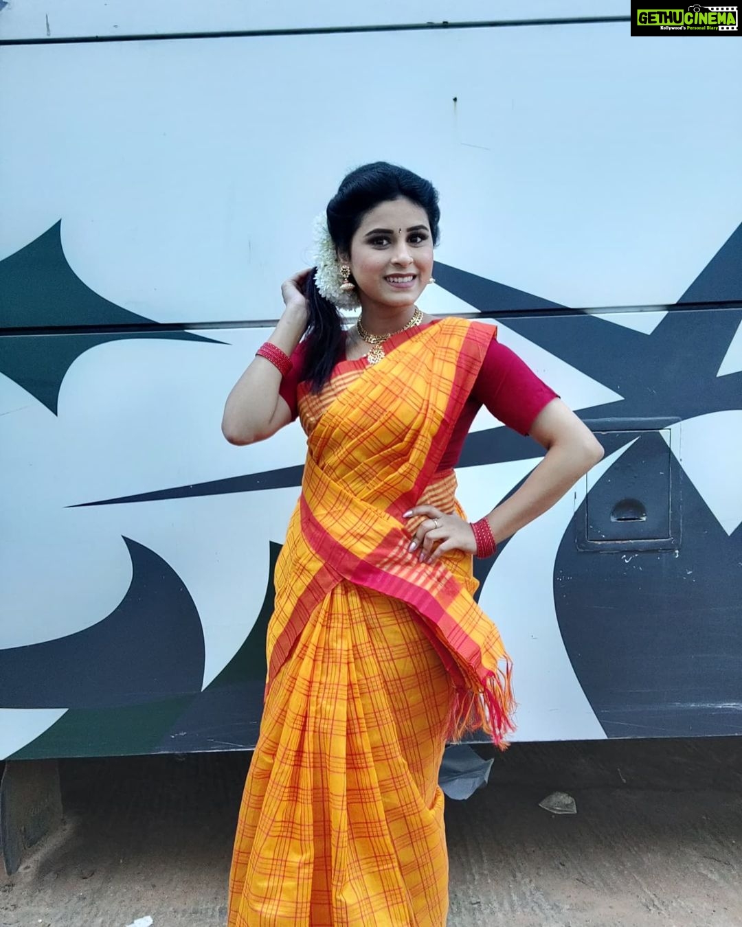 Rithika Tamil Selvi Instagram - Caption this look guys😀 . . . . #rithika #RithikaTamilselvi #tamil_rithika #vijaystars #vijaytelevision #Rithika