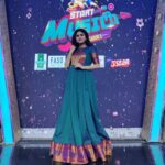 Rithika Tamil Selvi Instagram - Start music tonight at 8pm with Comedy Raja kalakal Rani team😊👆 @actressdeepaofficial @mathuraimuthuofficial @tsk_actor @pranikadhakshu @srisha04 @krishnaaajay @makapa_anand @djblackchennai . . Outfit @abinayadesignerstudio . . . . . #rithika #rithikavijaytv #vijaystars #startmusicseason3 #vijaytelevision #tamil_rithika