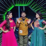 Rithika Tamil Selvi Instagram - Start music tonight at 8pm with Comedy Raja kalakal Rani team😊👆 @actressdeepaofficial @mathuraimuthuofficial @tsk_actor @pranikadhakshu @srisha04 @krishnaaajay @makapa_anand @djblackchennai . . Outfit @abinayadesignerstudio . . . . . #rithika #rithikavijaytv #vijaystars #startmusicseason3 #vijaytelevision #tamil_rithika